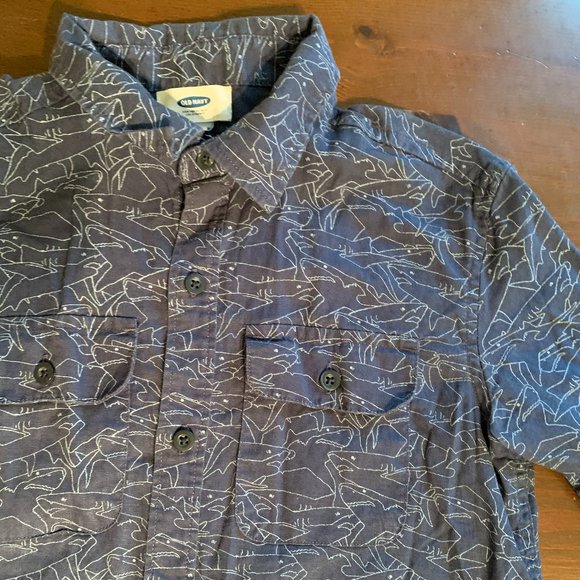 Old Navy Short Sleeve Navy Shark Button Up Shirt Boys M size 8 - Picture 2 of 3